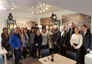 Zdjęcie uczestników III Wielkiej Lekcji Historii w Sali Muzealnej MOK w Koluszkach