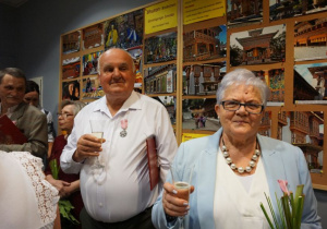 Zdjęcie pary małżeńskiej obchodzącej 50-lecie pożycia małżeńskiego