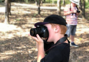 Zdjęcie uczestnika warsztatów fotograficznych w Przedborskim Parku Krajobrazowym w ramach 7 Kolorowej Lokomotywy