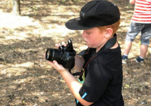 Zdjęcie uczestnika warsztatów fotograficznych w Przedborskim Parku Krajobrazowym w ramach 7 Kolorowej Lokomotywy