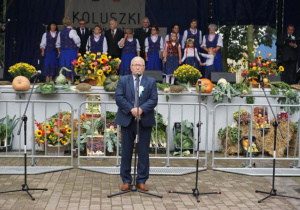 Zdjęcie Przewodniczącego Rady Powiatu Łódzkiego Wschodniego Sławomira Sokołowskiego podczas przemówienia