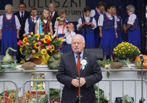 Zdjęcie senatora RP Ryszarda Bonisławskiego podczas przemówienia