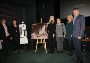 Zdjęcie uczestników oraz zaproszonych gości IV Wielkiej Lekcji Historii